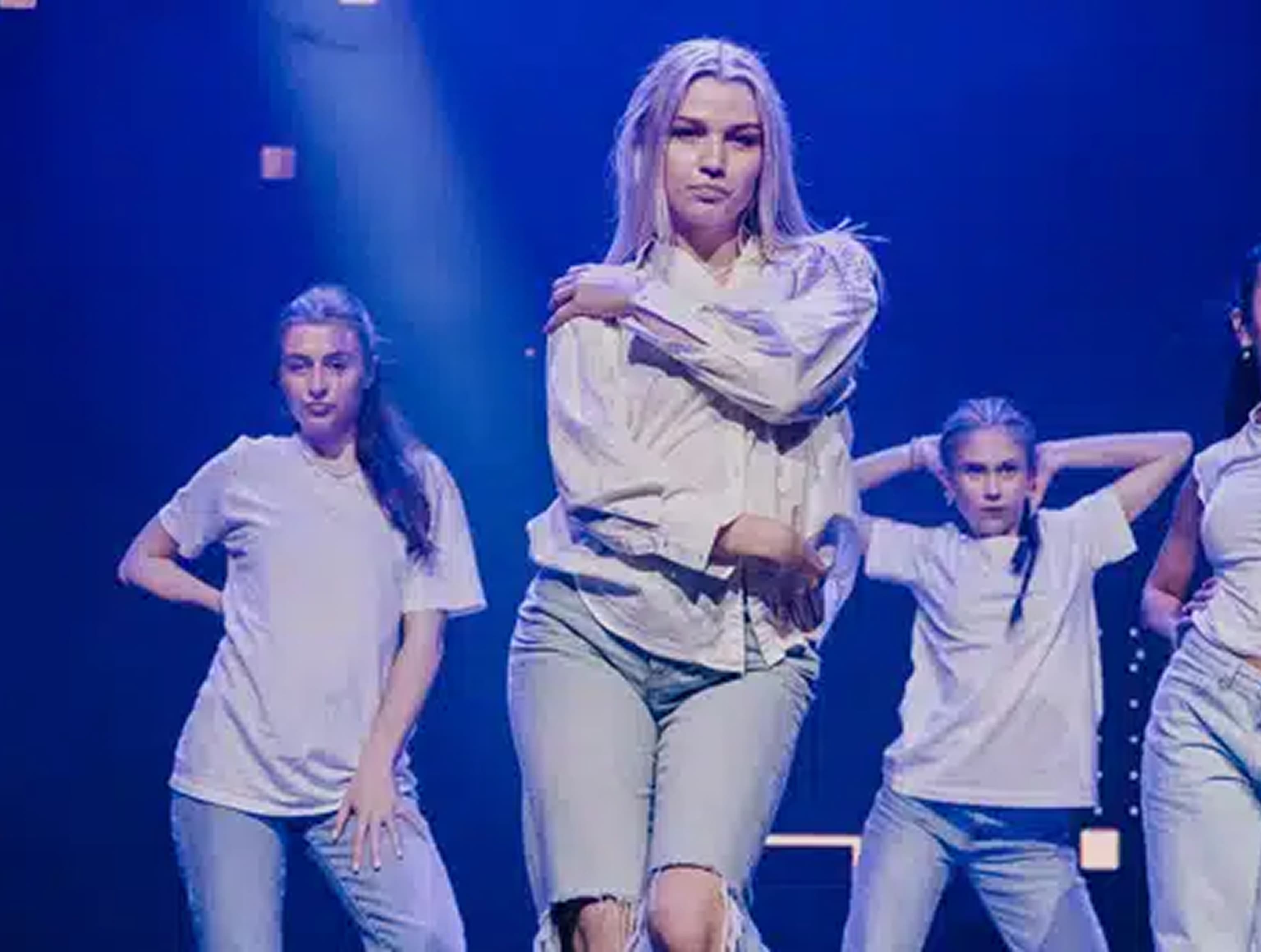 Commercial Voksen — Commercial hos Catchy Dansestudio